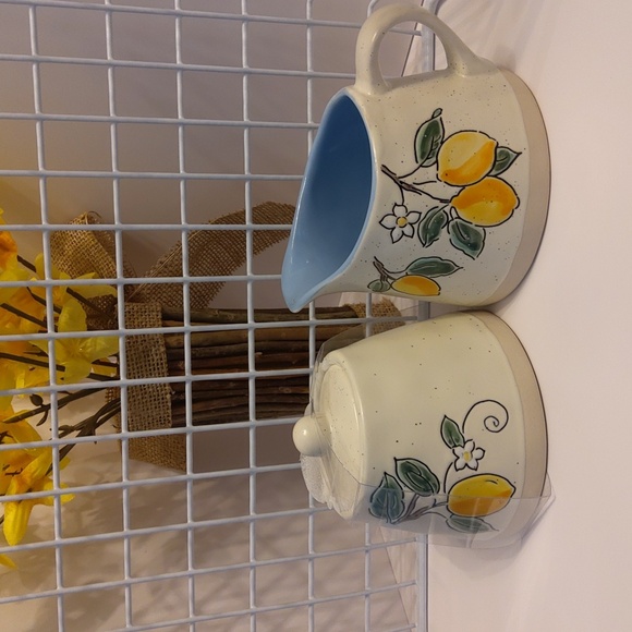 Spectrum Designz Lemons Sugar Bowl W/ Lid & Creamer Pot - New - Picture 1 of 6